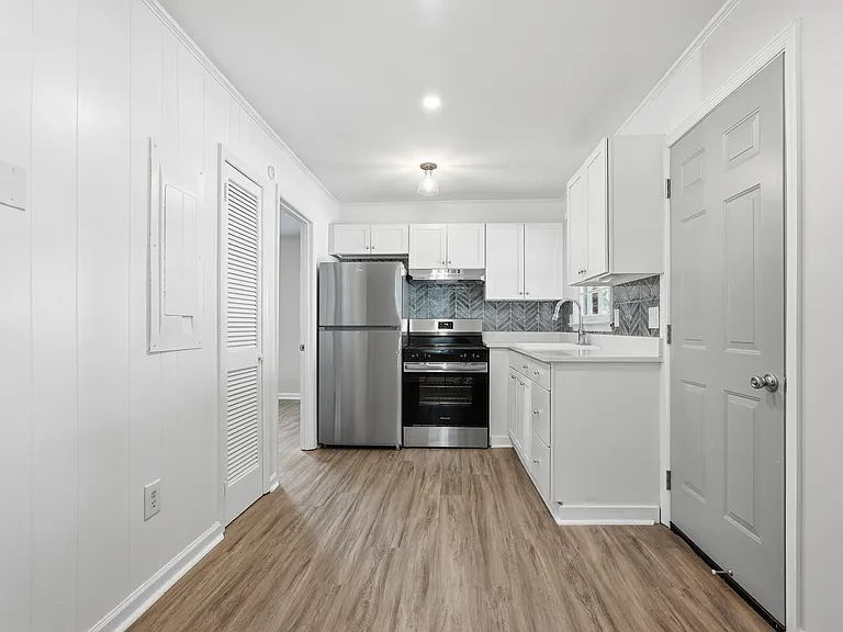 1671 Hunley Ave #B — Photo 5