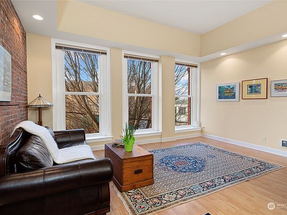 3rd image of 181 Quincy Street #202