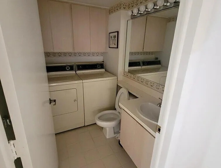 36 Danbury Ct #B — Photo 12