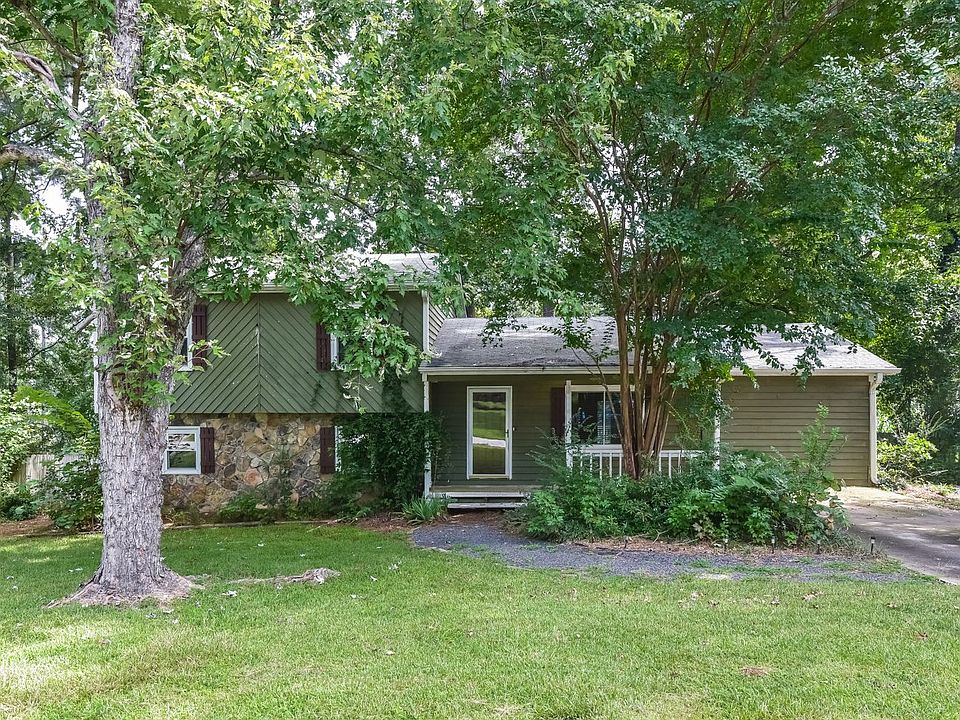 1st image of 795 Marthas Dr