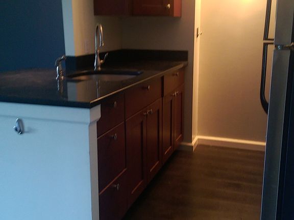 2nd image of 829 Greenwood Ave APT 06T