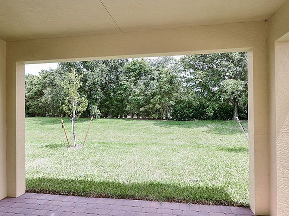 5th image of 1525 NW Cataluna Cir
