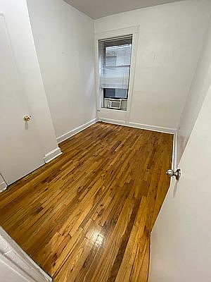 5th image of 1993 Lexington Ave APT 8