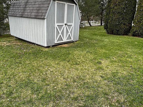 2nd image of 130 Imperial Ct #1