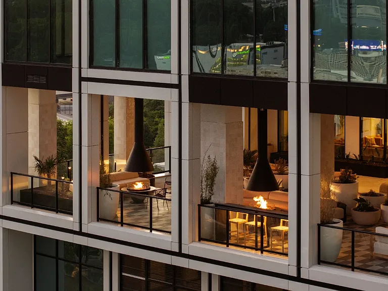 Emmi Midtown — Photo 45