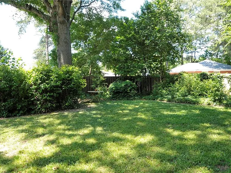 602 Sherwood Rd NE — Photo 23