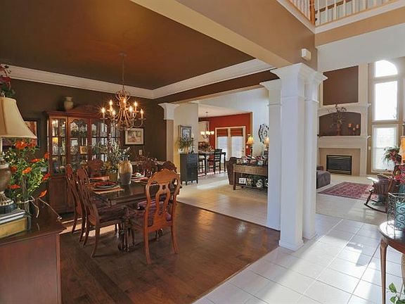 3rd image of 6380 Holly Hill Ln