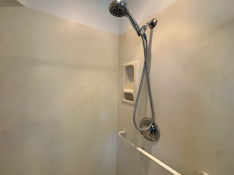 6517 San Francisco Rd NE — Photo 31