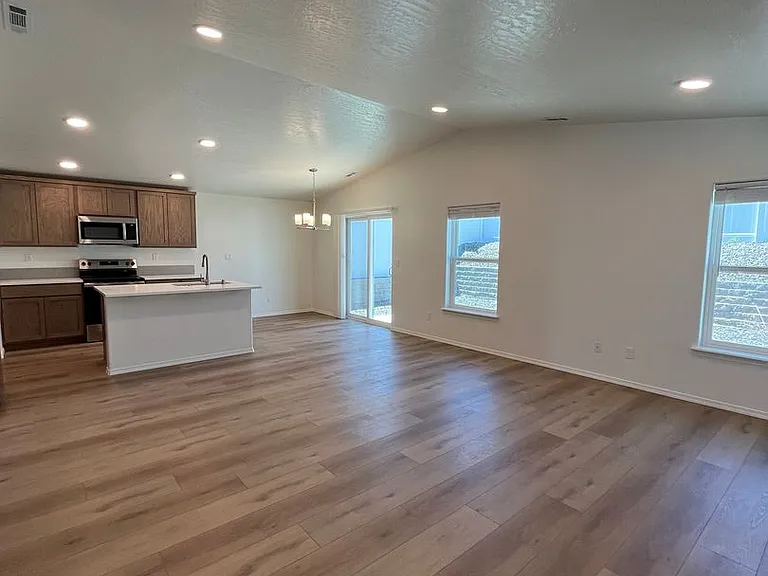 3670 S Penn Pl — Photo 2