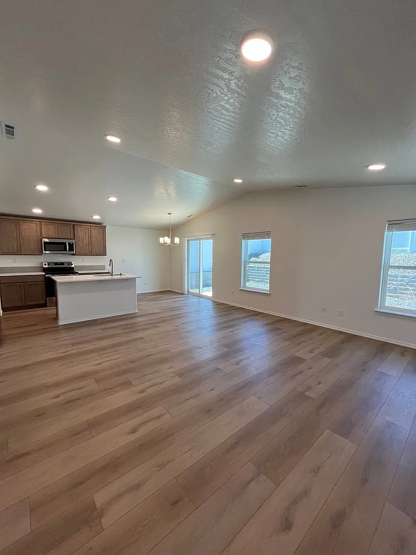 Building Photo - 3670 S Penn Pl