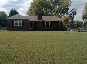 2nd image of 2921 Knox Ln