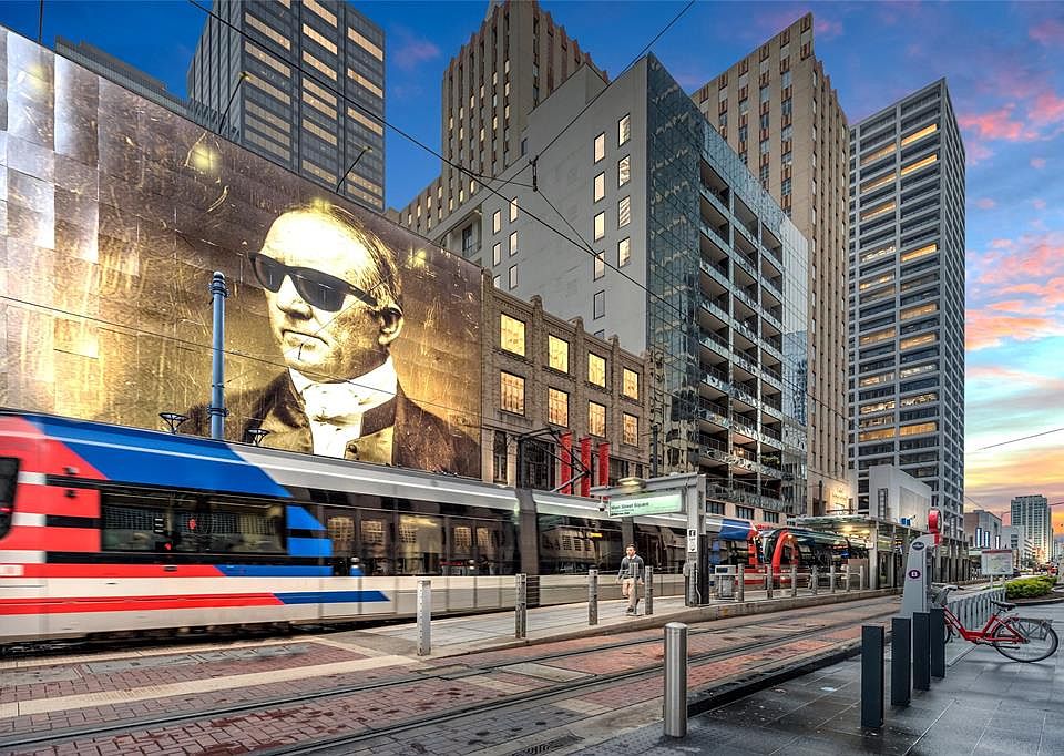 Heart of downtown living with the MetroRail running right in front of your building. Kirby Lofts is one of two residential buildings Downtown that has direct access to the 7 mile tunnel with over 200 eateries, medical clinics, dry cleaning, hair salo