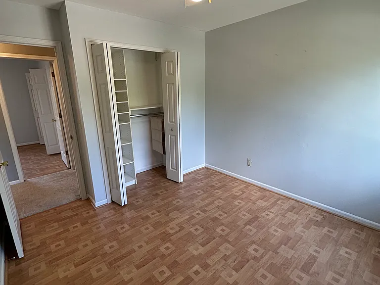 1336 E Lincoln St — Photo 13