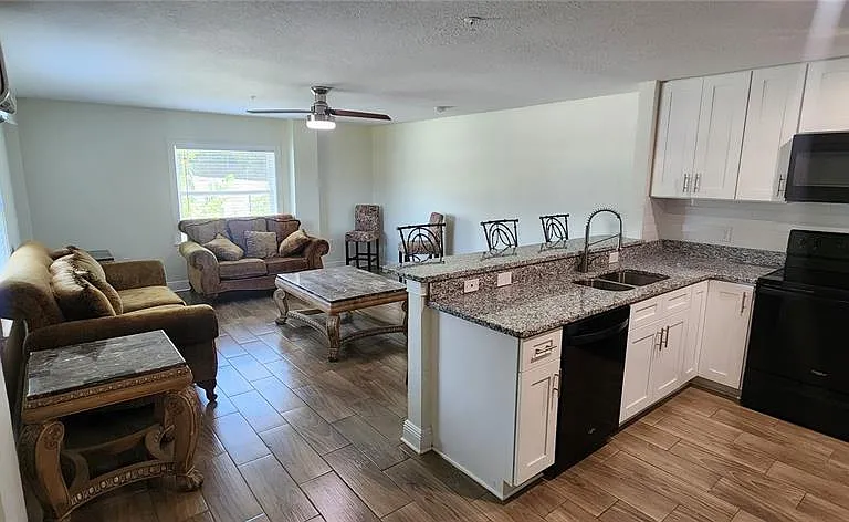 1147 E McDonald Ave #202 — Photo 4