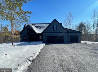 13 Mayapple Ct, Hedgesville, WV 25427