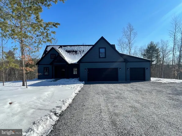 13 Mayapple Ct, Hedgesville, WV 25427