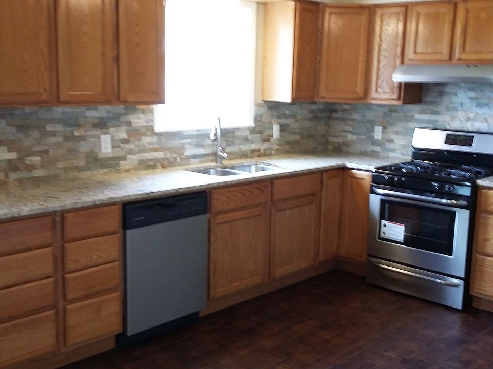1st image of 3300 Redbud Dr