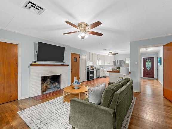 4th image of 3412 N 32nd St