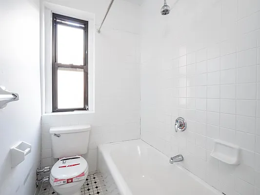 Rented by City Connections Realty | media 15