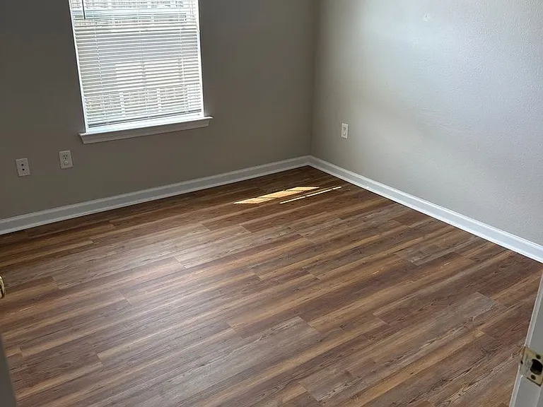 35 Ross Way — Photo 7