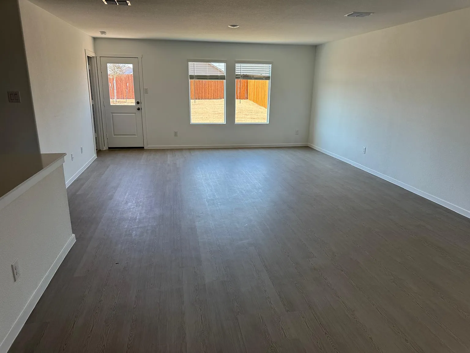 7909 Clements St — Photo 3