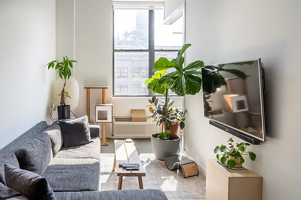 Rented by Compass | media 13