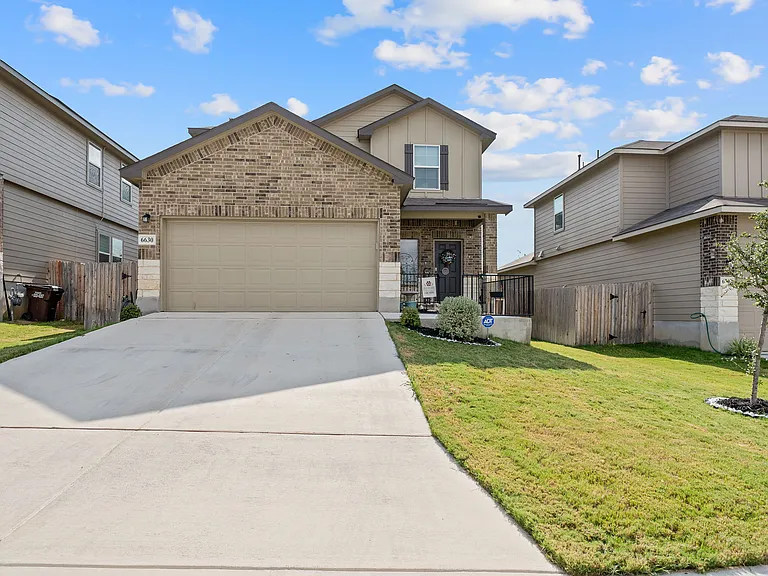 6630 Greensleeves — Photo 1