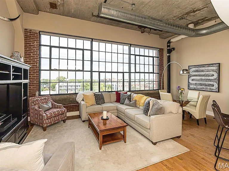 4100 Forest Park Ave #501 — Photo 5