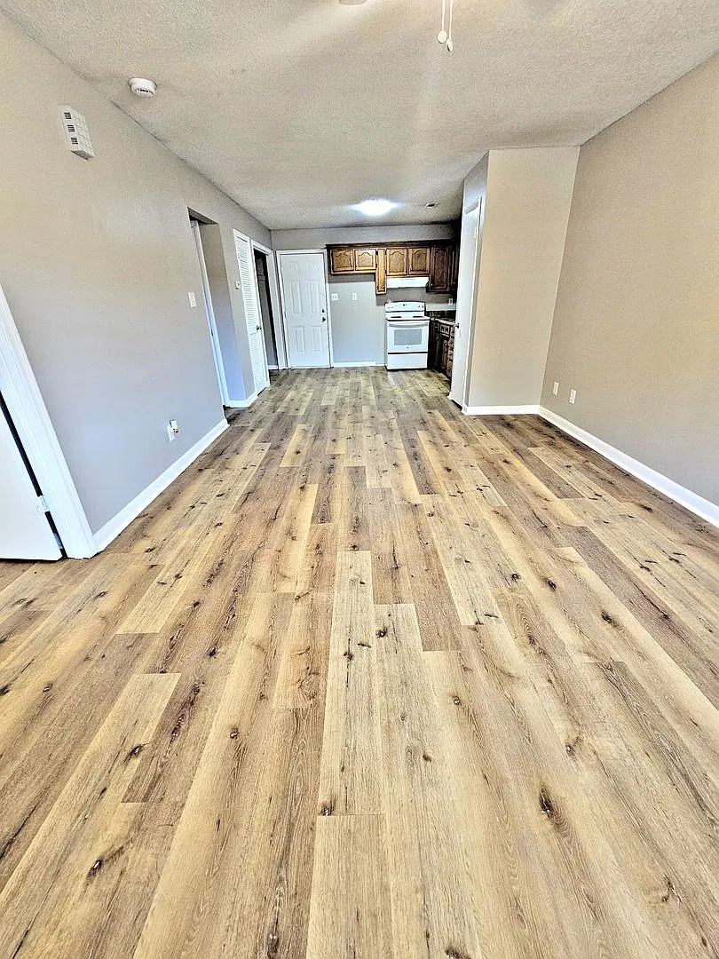 (MER-1) Cedar Lake Garden Apartments — Photo 3