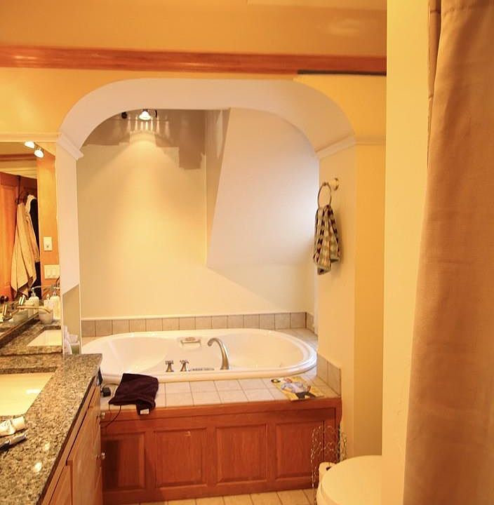 2nd image of 283 Clifton St