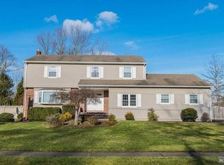 7 Aldrin Dr, West Caldwell, NJ 07006