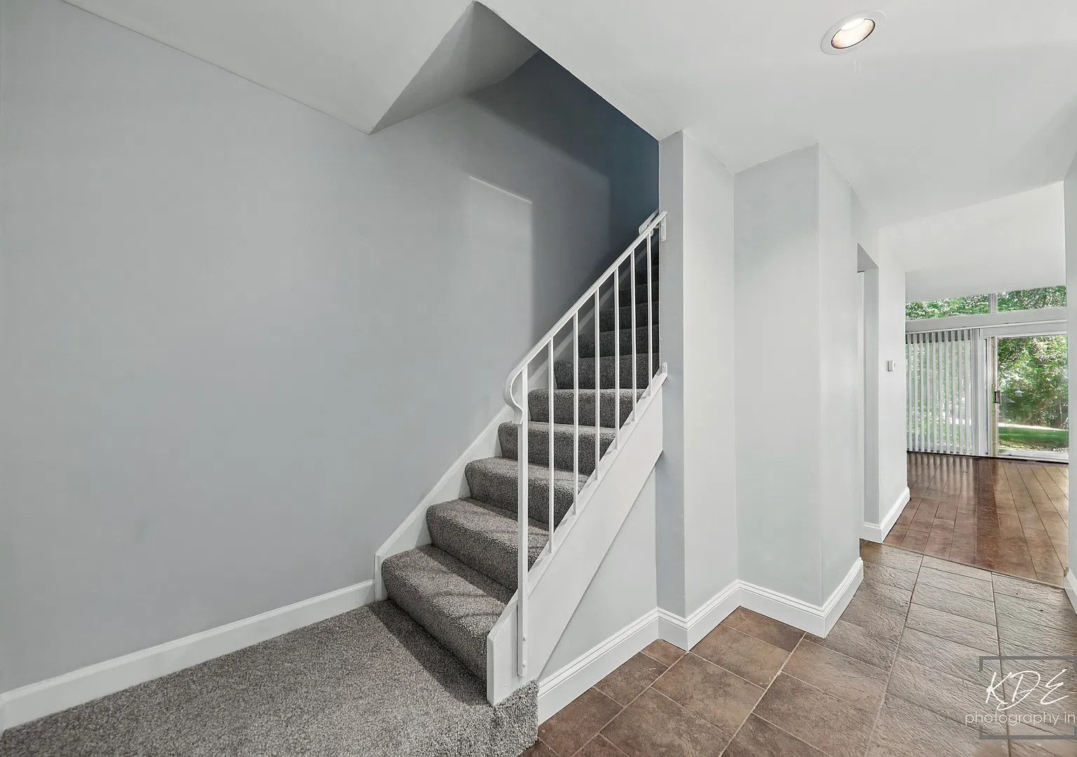 2 bed, 1.5 bath, 910 sqft, $2,250 — Photo 2