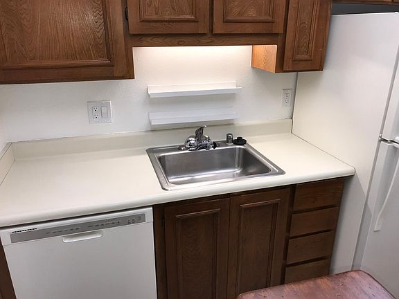 3rd image of 566 Seaver Dr