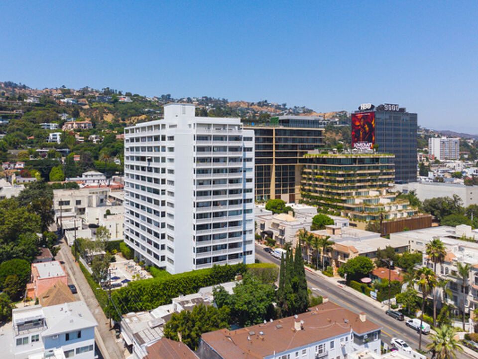 1st image of 999 N Doheny Dr APT 304