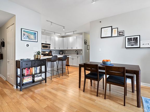 5th image of 1212 N Wells St APT 1505