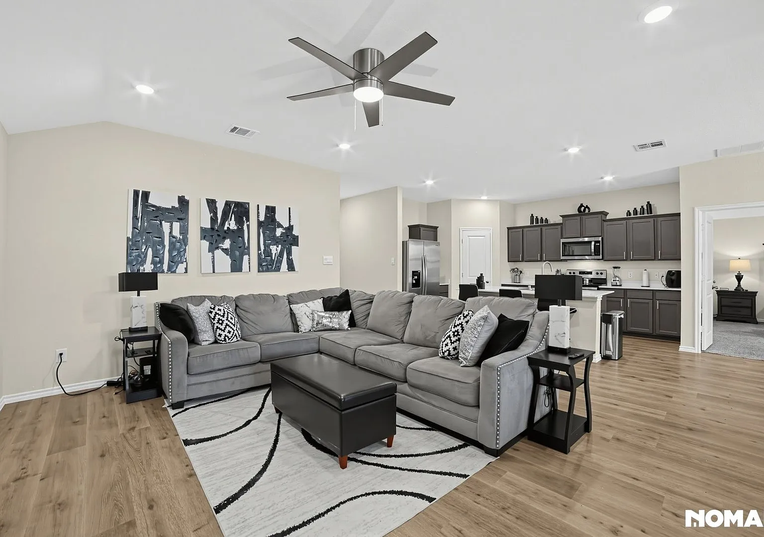 Charming 4BR House in Josephine — Photo 1
