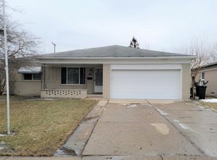 33720 Colfax Dr, Sterling Heights, MI 48310