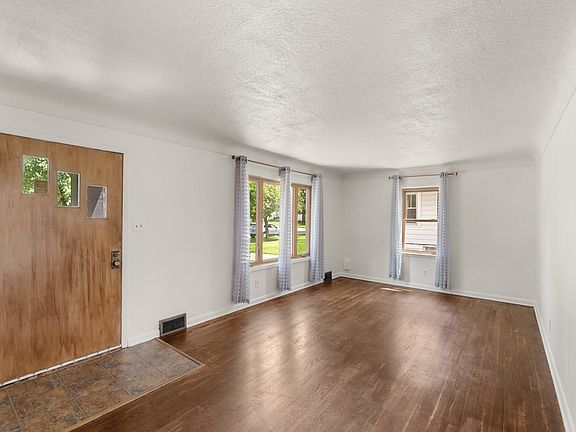 2nd image of 3114 48th Pl