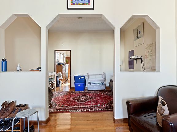 2nd image of 460 Henry St APT 3