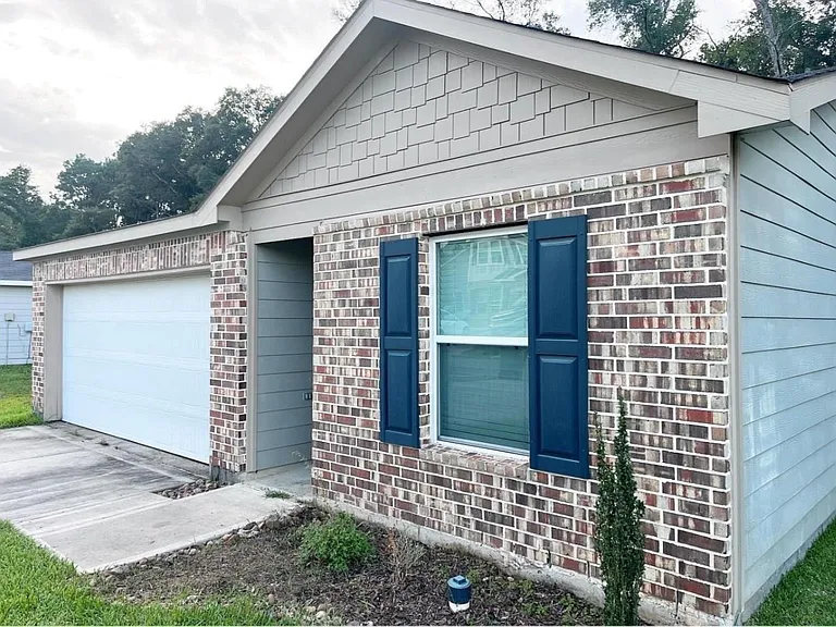 15717 Del Norte Dr — Photo 1