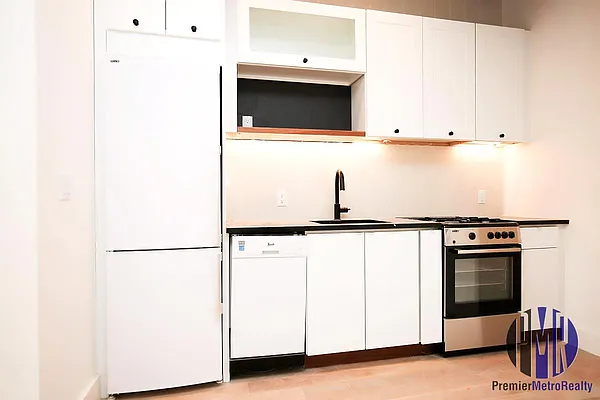 Rented by Premier Metro Realty Corp | media 18