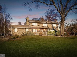 2 Bywood Ln, Ewing, NJ 08628