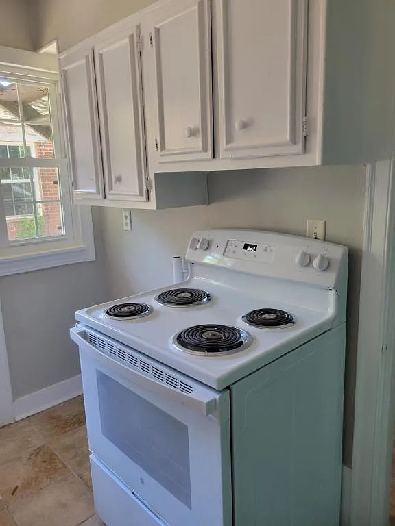 715 -A Savannah Hwy — Photo 4