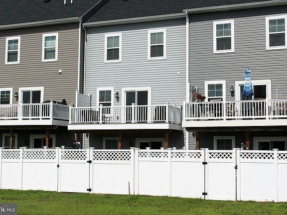 3rd image of 36043 Auburn Way