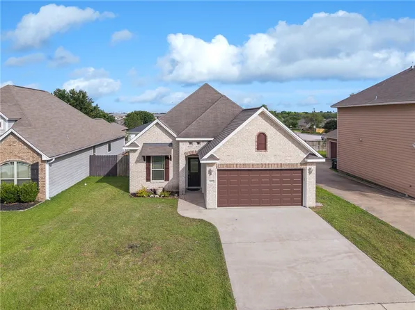 4102 Whispering Creek Dr, College Station, TX 77845