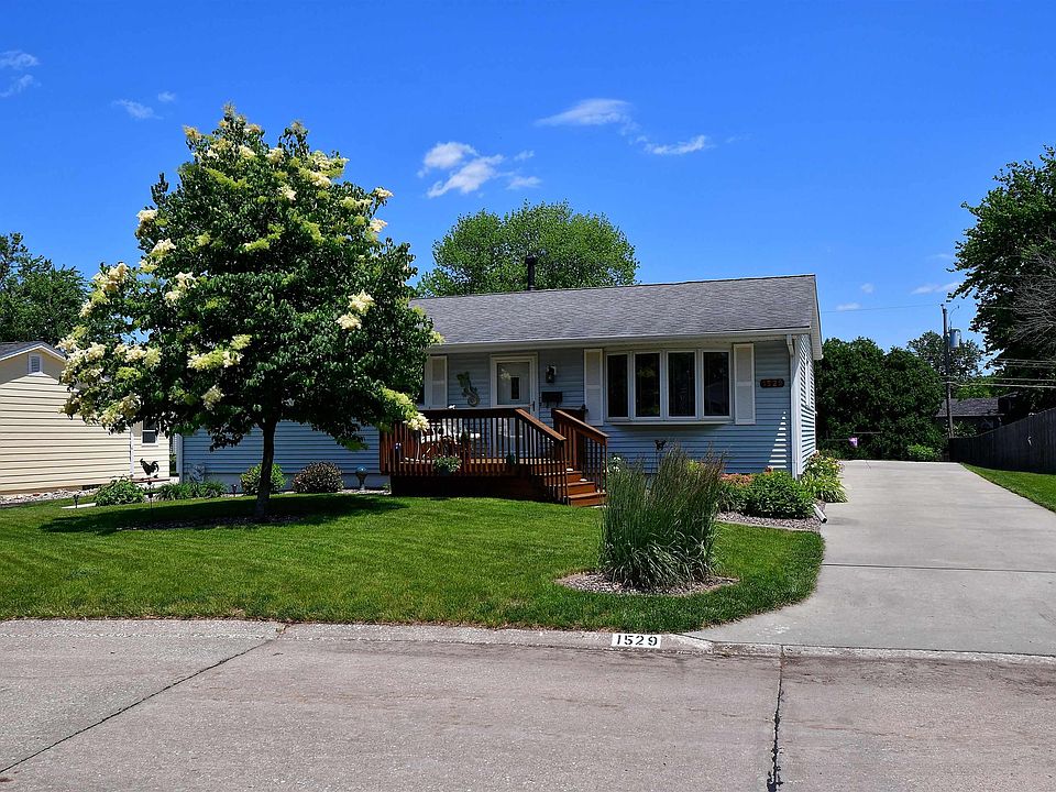 1529 12th St, Silvis, IL 61282 Zillow