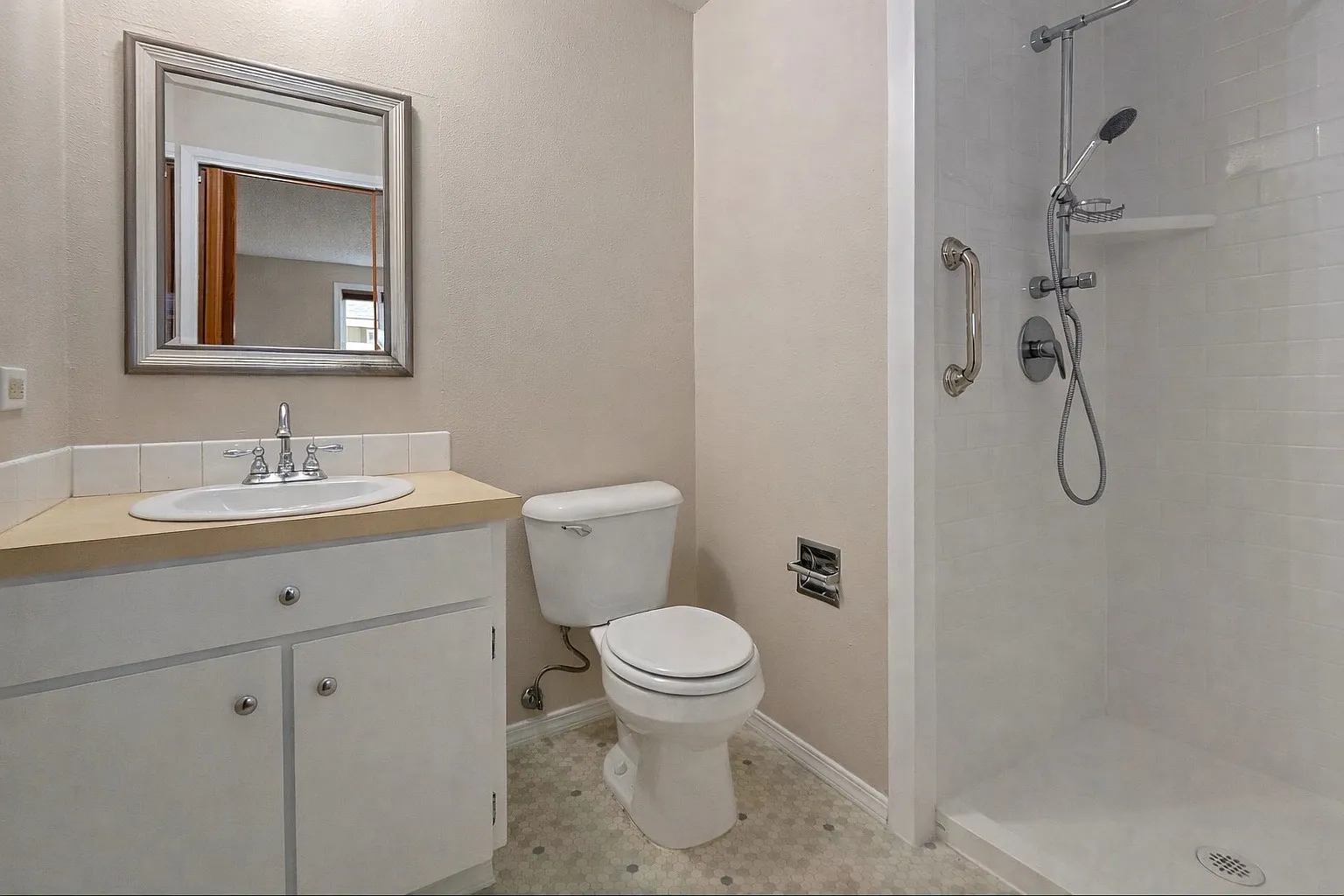 4 bed, 1456 sqft, $1,200 — Photo 2