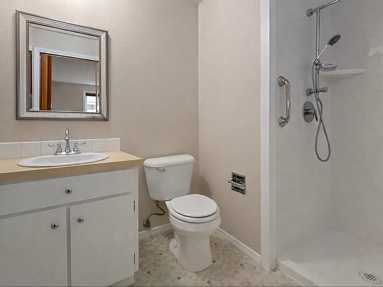 20754 Canterbury Ct — Photo 2