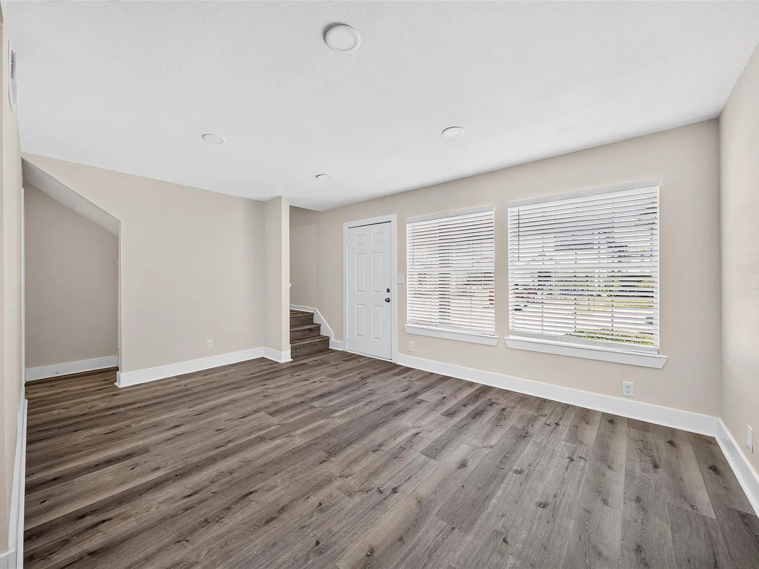 2 bed, 1.5 bath, 1068 sqft, $1,650 — Photo 4