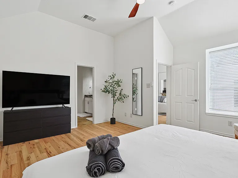 12013 Creek Point Dr — Photo 10